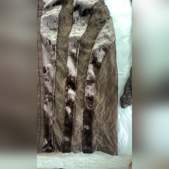 Brown Velvet House of CB 'Marica'- XL (Fuller Cup) - Picture 11 of 13